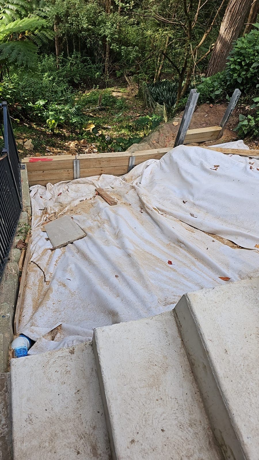 Drainage preparation behind the retaining wall